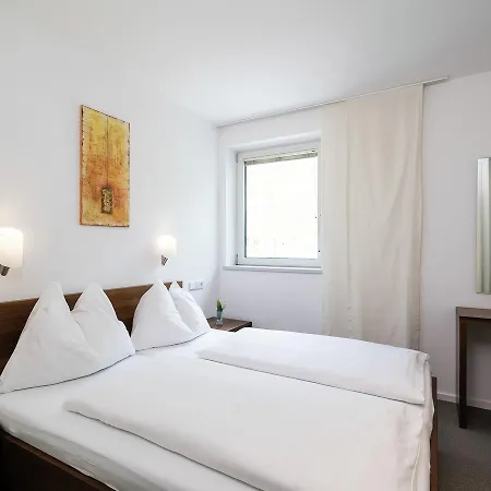De Luxe 4 *
